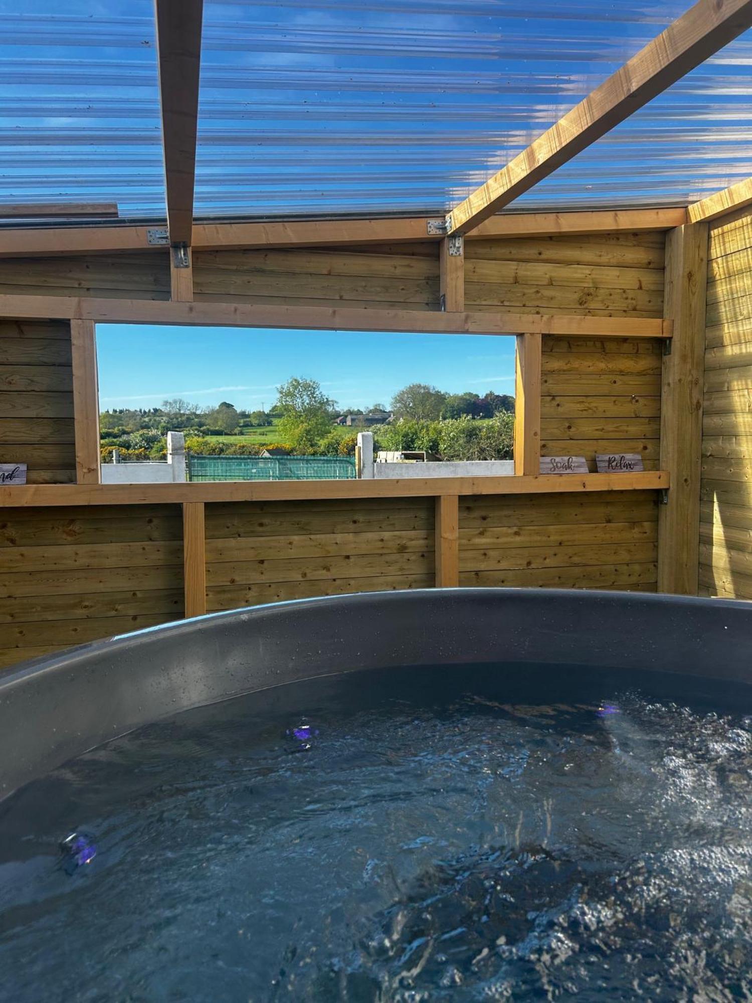 The Alpaca Farmhouse With Hot Tub And Alpaca Experience Included Dromara Экстерьер фото